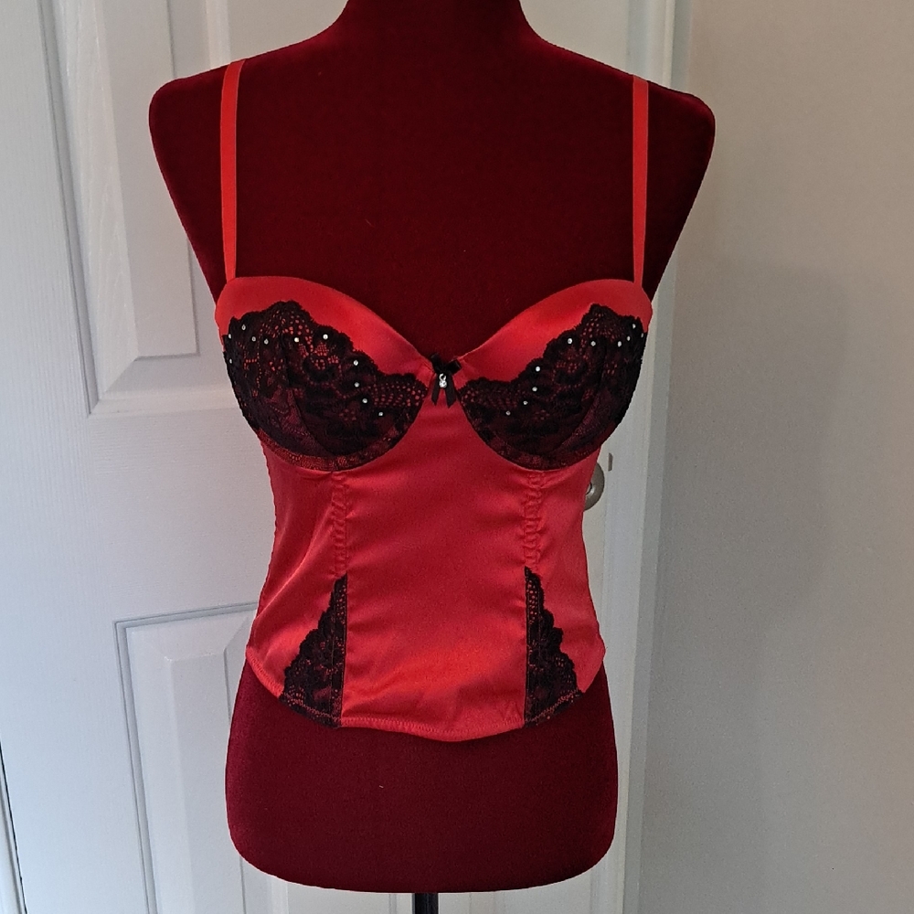 Gilligan & O'Malley Red and Black Lace Bustier